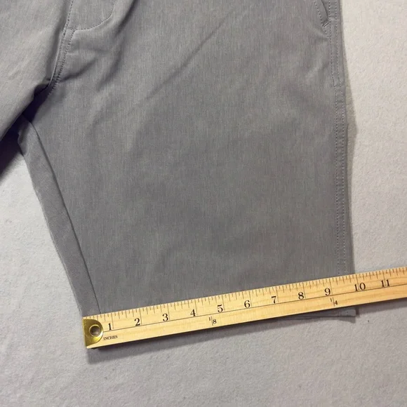 Kenneth Cole Gray Flat-Front Performance Shorts - Picture 8 of 9